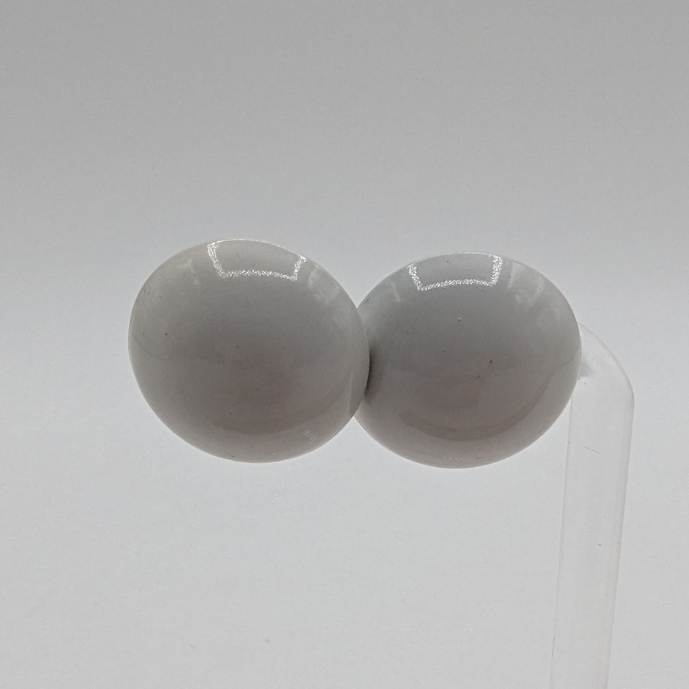 Vintage White Enamel Button Stud Earrings Round Glossy Minimalist Mod Retro